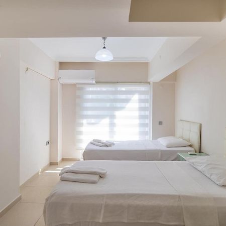 Apartments Near To City Center And Beach 말마리스 외부 사진